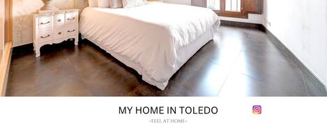 1 dormitori, planxa i posts de planxar, un bressol de viatge i Internet