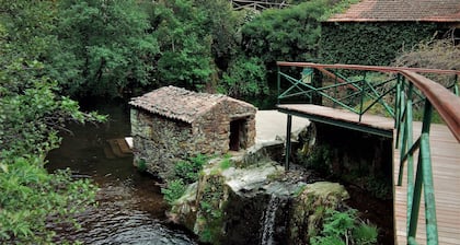 Casas da Encosta, Shale Houses, Accommodation in Shale Village - Free Wifi