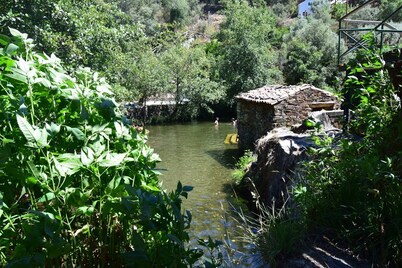 Casas da Encosta, Shale Houses, Accommodation in Shale Village - Free Wifi