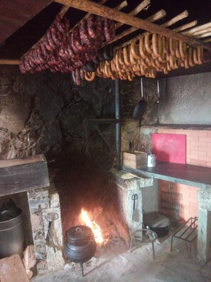Property grounds - Casas da Encosta, Shale Houses, Accommodation in Shale Village - Free Wifi (Sobreira Formosa)