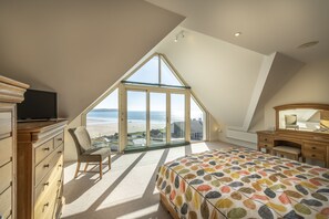 5 bedrooms, iron/ironing board, travel cot, WiFi