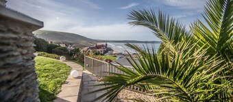 Enjoy Stunning Sea Views From A Detached Contemporary Coastal Holiday Home