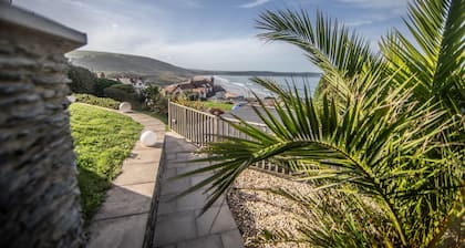 Enjoy Stunning Sea Views From A Detached Contemporary Coastal Holiday Home
