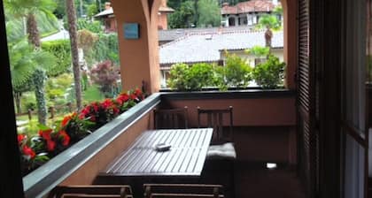 Apartment with Wifi, residential area, the peaceful and flowering of Stresa