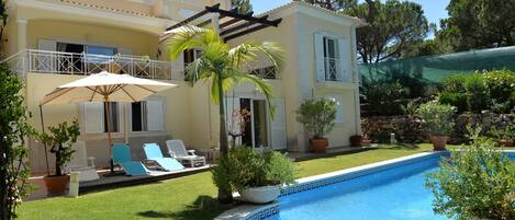 Piscina all'aperto