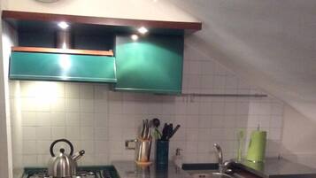 Réfrigérateur, four, plaque de cuisson, lave-vaisselle