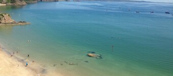 Hafan Dawel - Luxury ,Pet Friendly  , 5 Star rated ,6 Bedroom ,4 bathroom  house