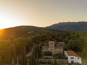 Exterior - Poggio Corsucci.Historic stone house with swimming pool and enchanting view. (Loro Ciuffenna (Province of Arezzo))