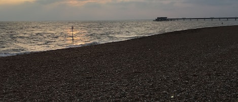 靠近海滩