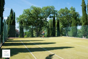Sports court - Secluded villa between Chianti vineyards, private pool, tennis, large garden (Gaiole In Chianti)