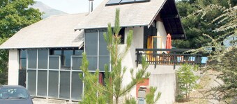 Great mountain villa (7 parts): skiing, lake and sun !- St André d''EMBRUN
