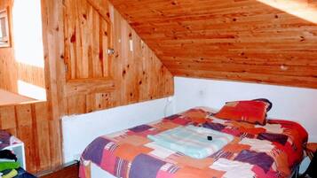 5 chambres, coffres-forts dans les chambres, bureau