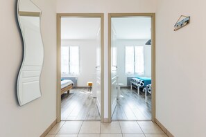 2 bedrooms, iron/ironing board, travel cot, free WiFi