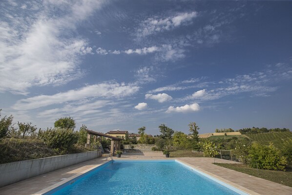 Outdoor pool - Grazzano Badoglio: Apartment/ flat - Grazzano Badoglio (Grazzano Badoglio)