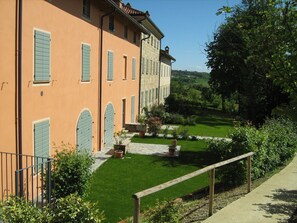 Property grounds - Grazzano Badoglio: Apartment/ flat - Grazzano Badoglio (Grazzano Badoglio)