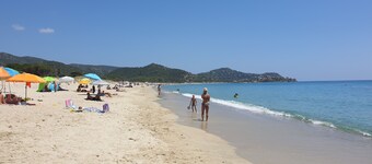 Villa overlooking the sea at 100 meters from the beach. Internet WiFi. Geremeas.