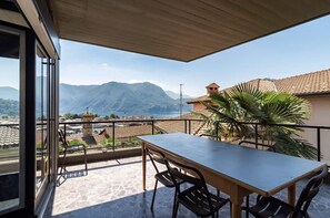 Outdoor dining - Terrace on the lake,private garage (Lugano)