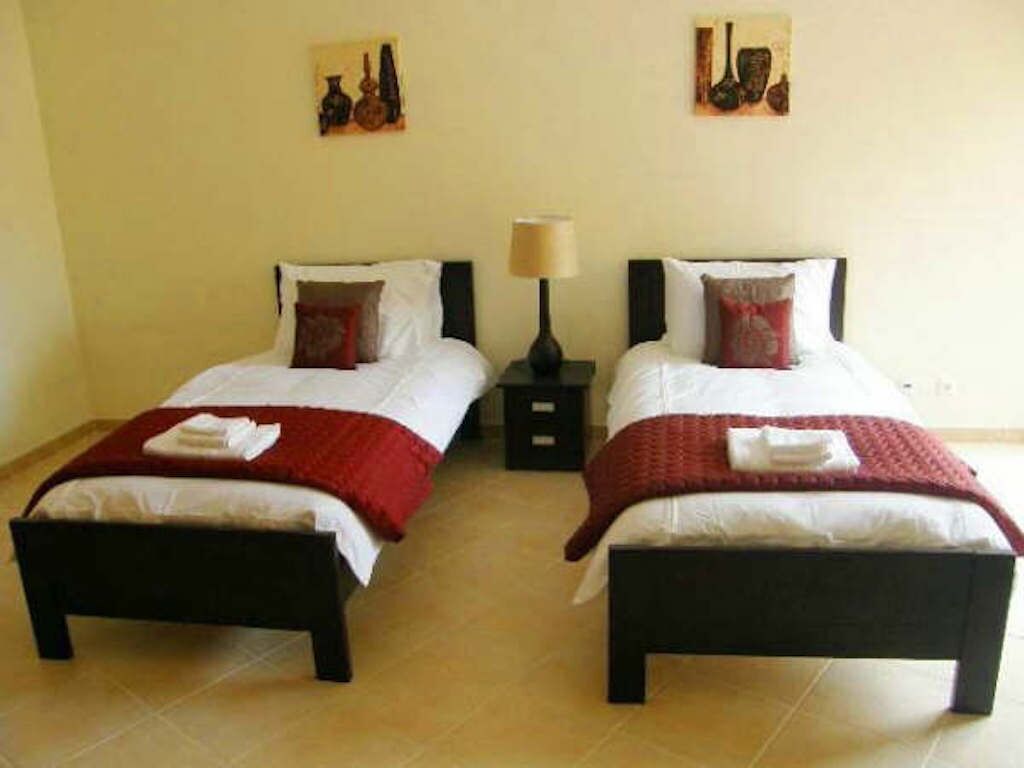 2 bedrooms, iron/ironing board, travel cot, WiFi