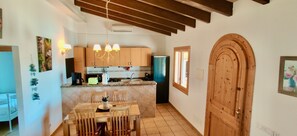 Microwave, dishwasher, coffee/tea maker, toaster