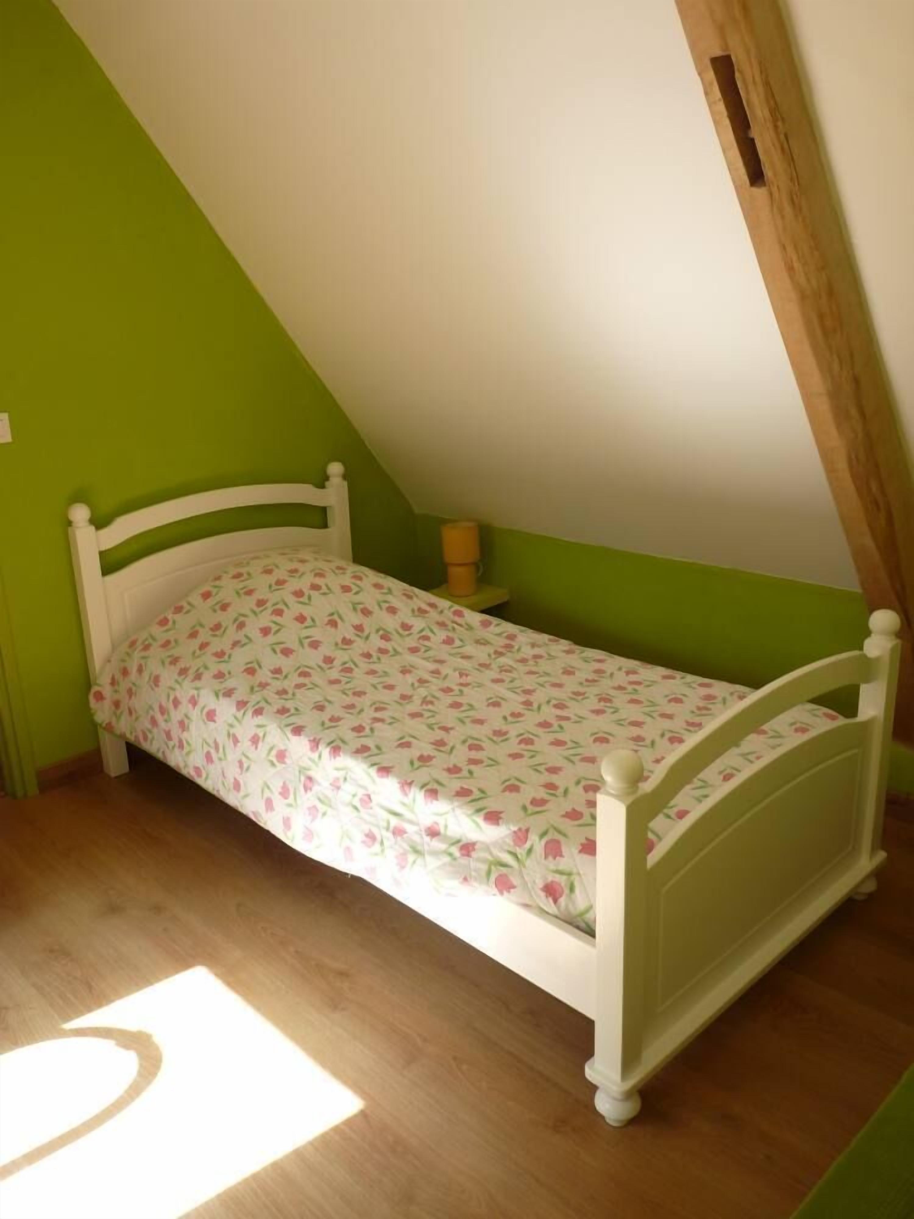 2 dormitorios, escritorio, tabla de planchar con plancha y wifi