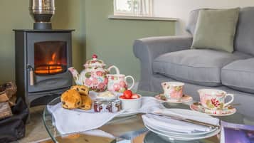 TV, DVD-spiller og stereoanlegg