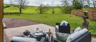 Rural comfort - Luxurious cottage with lovely walks on doorstep