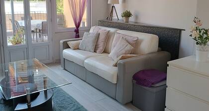 Apartment in a small house in the heart of Cagnes-sur-Mer