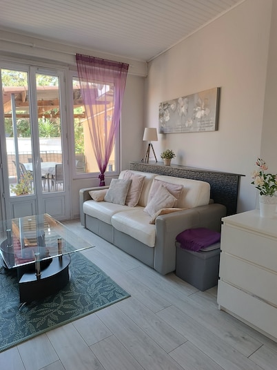 Apartment in a small house in the heart of Cagnes-sur-Mer