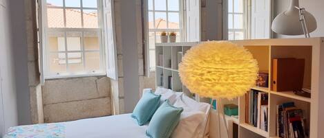 Schreibtisch, Bügeleisen/Bügelbrett, kostenloses WLAN, Bettwäsche