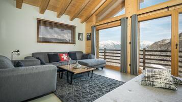 Televisio, takka, suoratoistopalvelut, stereot