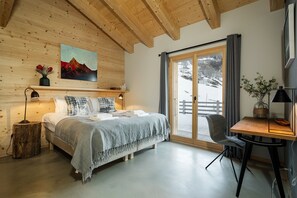 4 室のベッドルーム、アイロン / アイロン台、WiFi、ベッドシーツ