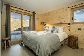 4 Schlafzimmer, Bügeleisen/Bügelbrett, WLAN, Bettwäsche