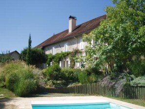 Pool - Massignieu De Rives: 19th Mansion with breathtaking mountain view (Massignieu-De-Rives)