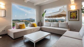 Smart-TV, Kamin, DVD-Player, Tischtennisplatte