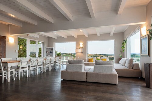 VILLA BELSOLE -in Chianti in Tuscany, with heated pool and car charging.