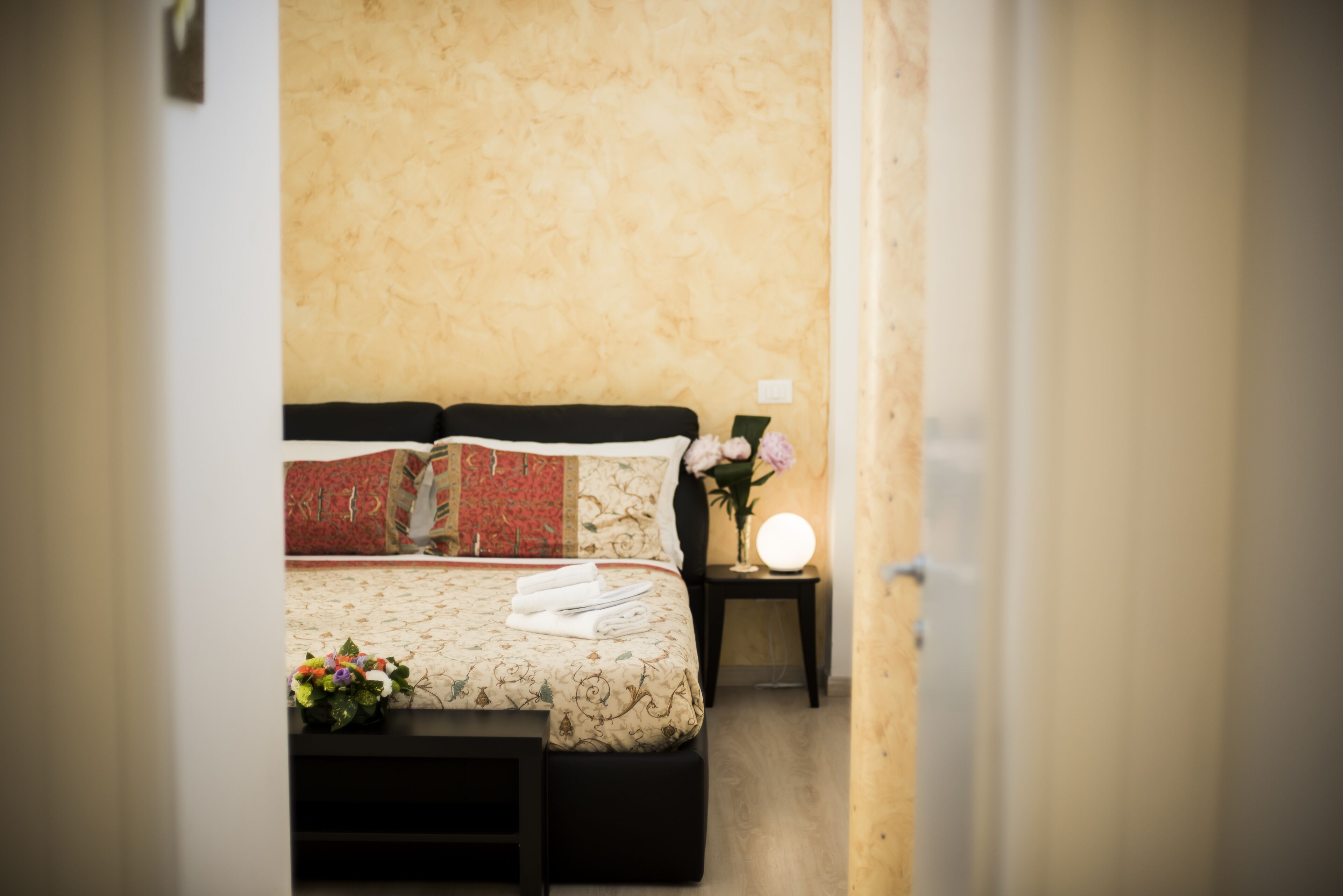 2 chambres, coffre-fort, fer et planche à repasser, lit de bébé portatif