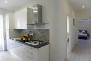 Réfrigérateur, four, plaque de cuisson, lave-vaisselle