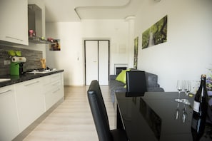 Smart TV, DVD player, stereo