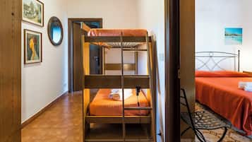 4 Schlafzimmer, Bügeleisen/Bügelbrett, WLAN, Bettwäsche