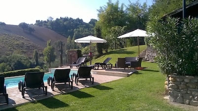 PesaroUrbino farmhouse villa with saltwater pool sea view. T. Vendrosella