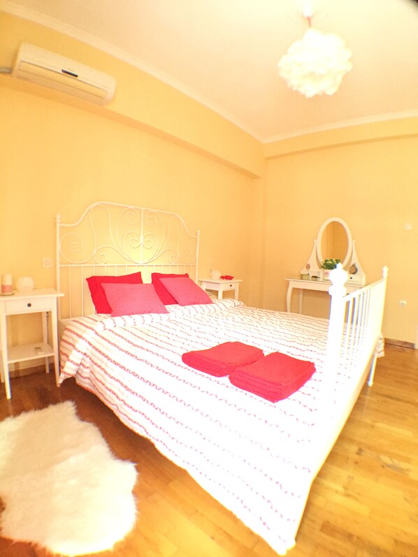 2 chambres, fer et planche Ă repasser, Wi-Fi gratuit, draps fournis