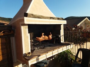Property grounds - GIRASOLI TANY & SIMO, complete and super-equipped house just a few minutes from CHIA (Domus De Maria)