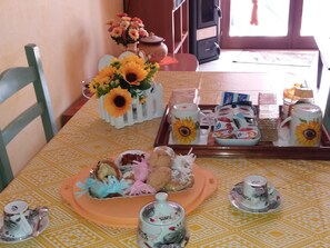 Dining - GIRASOLI TANY & SIMO, complete and super-equipped house just a few minutes from CHIA (Domus De Maria)