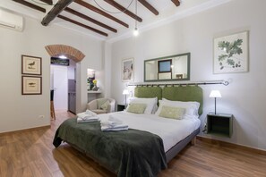1 habitación, tabla de planchar con plancha, internet y ropa de cama 