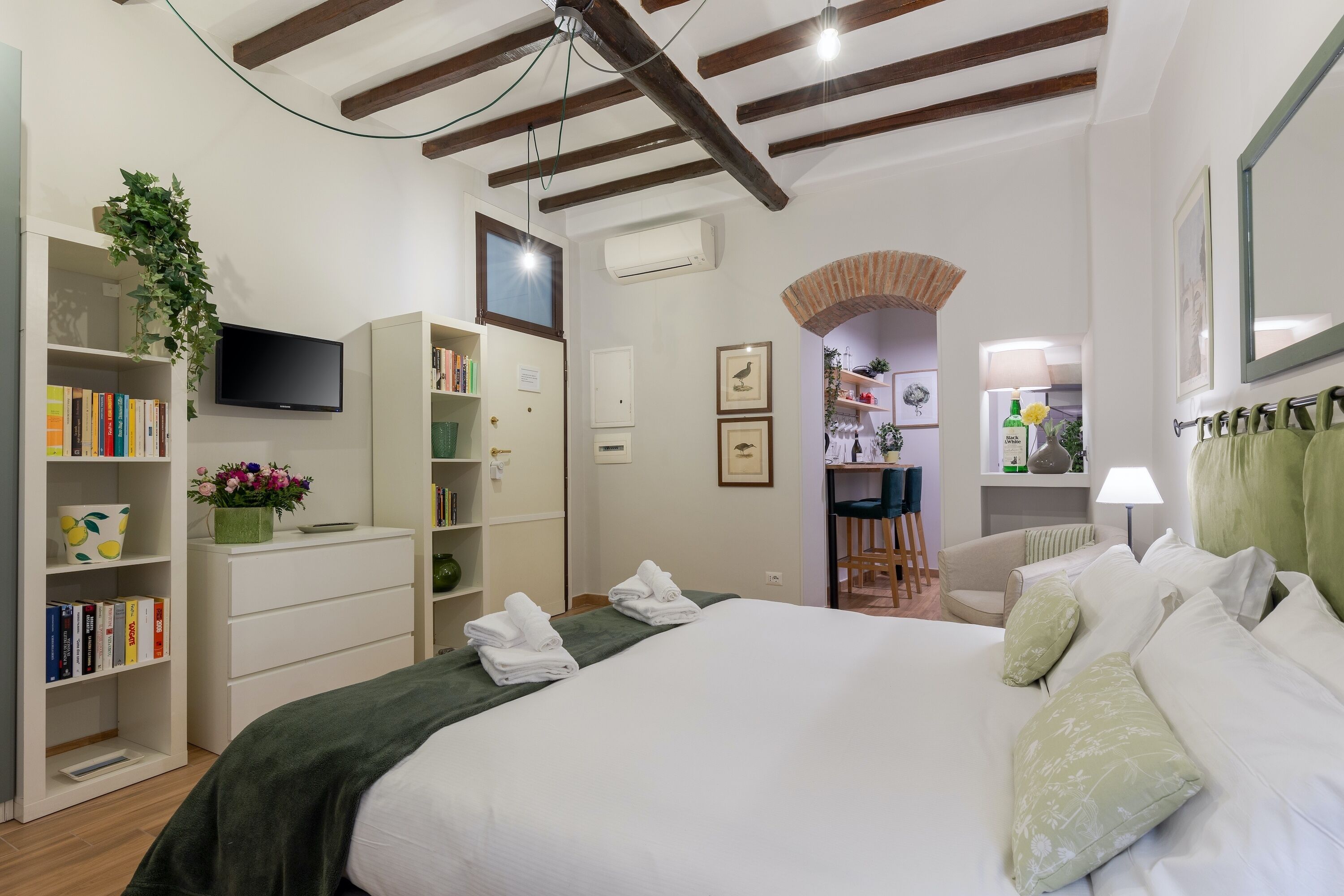 1 bedroom, iron/ironing board, Internet, bed sheets