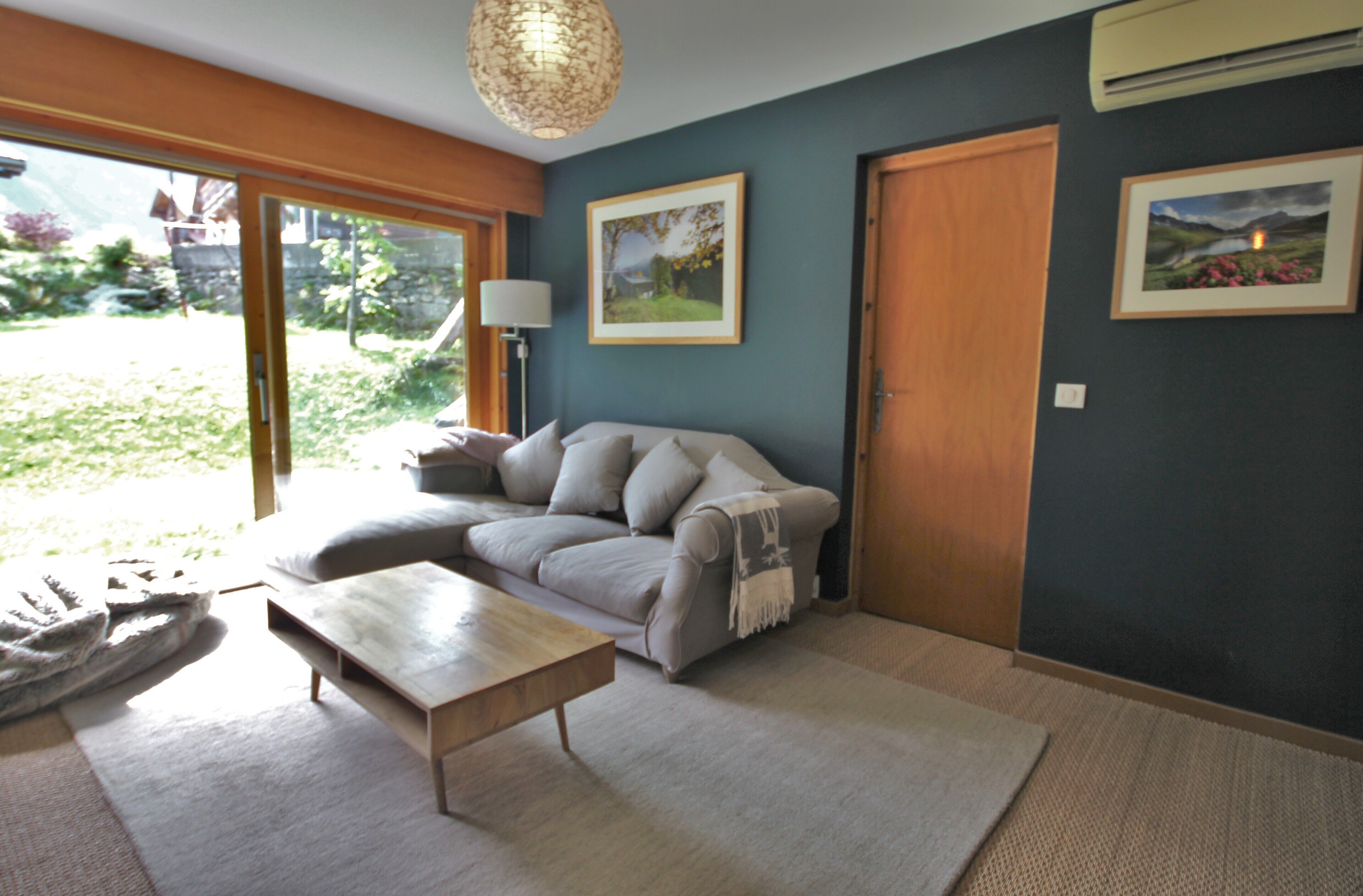 Smart-TV, peis, DVD-spiller og fotballspill