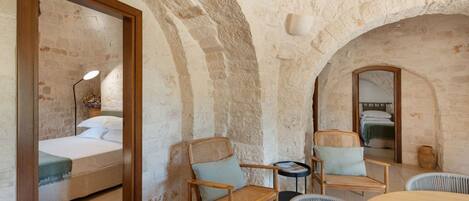 2 bedrooms, in-room safe, iron/ironing board, free WiFi