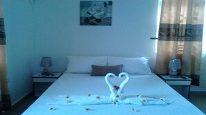 4 chambres, fer et planche à repasser, Wi-Fi gratuit, draps fournis