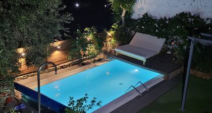 Casa Agustin-Piscina 27º-A/C- wifi-Homeliness