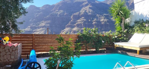 Et oppvarmet basseng